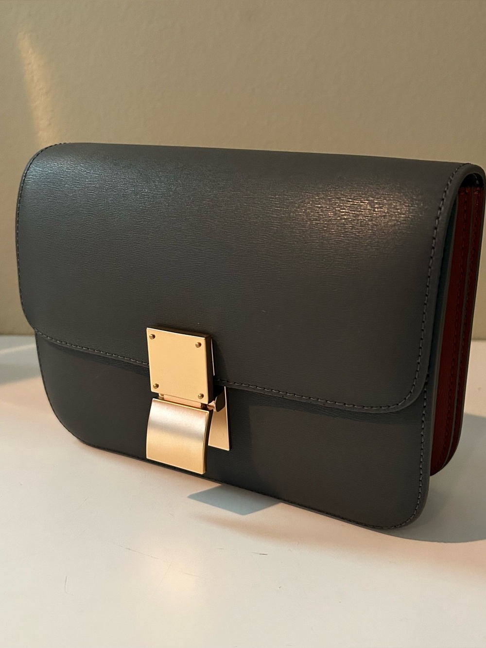 20cm Gray & Red Leather Crossbody Bag with Gold Hardware